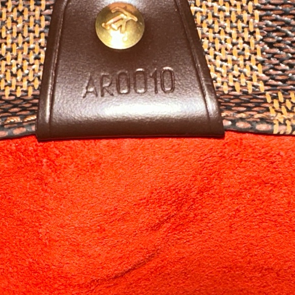 Louis Vuitton in good used condition - Picture 5 of 5